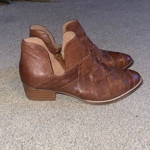 Seychelles deep sea fashion ankle bootie size 7.5